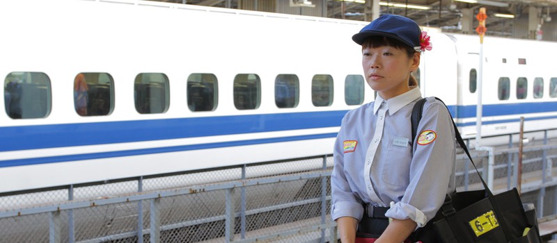 Японская чистота – как убрать поезд за 7 минут