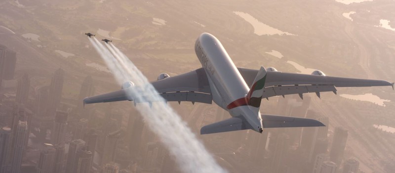 Полет над Дубаи наперегонки с авиалайнером