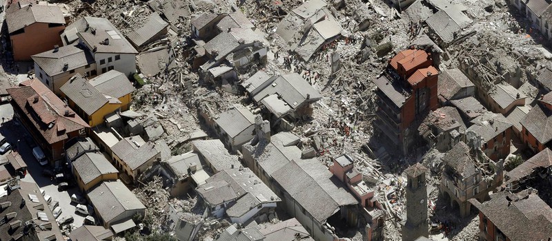 Вид на последствия землетрясения в Италии с высоты дрона