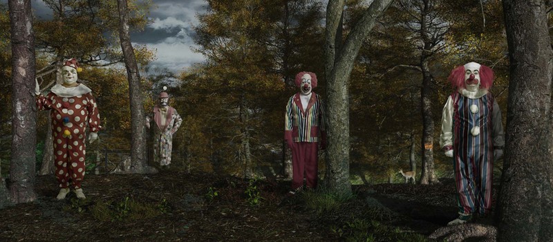 Страшные клоуны зазывают детей в лес