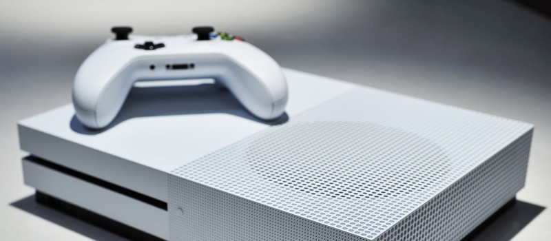 Xbox One третий месяц подряд обходит PS4 по продажам в США