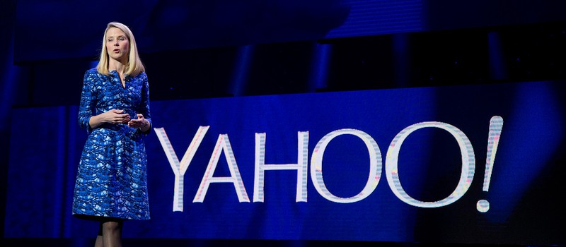 Глава Yahoo уходит из совета директоров, компания меняет название