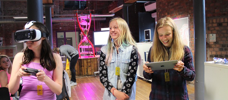Sony поможет открыть учебный лагерь для девочек, которые хотят разрабатывать игры