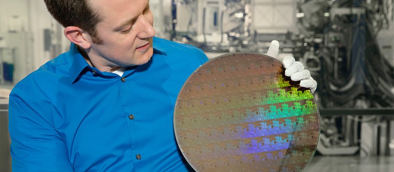 5-нанометровый чип IBM способен в четыре раза продлить работу от батареи