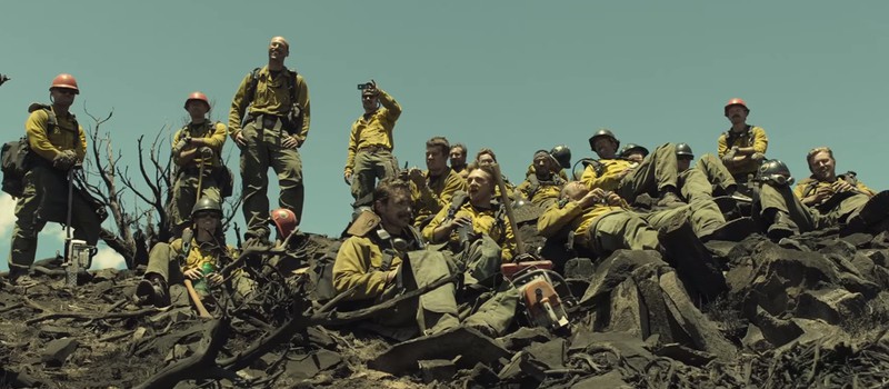 Джош Бролин и Майлз Теллер тушат лесные пожары в первом трейлере "Дело храбрых"