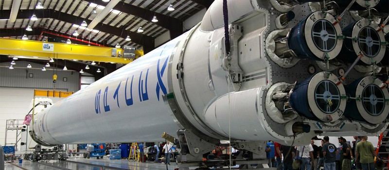 Илон Маск обещает запустить Falcon Heavy в этом ноябре