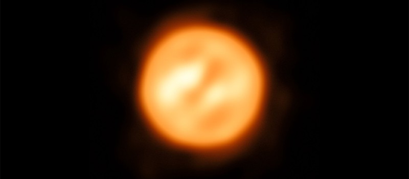 Новое самое четкое изображение звезды открыло необъяснимые процессы