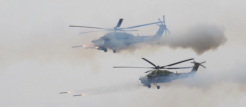 На российских военных учениях вертолет случайно обстрелял гражданских — это вам не игры