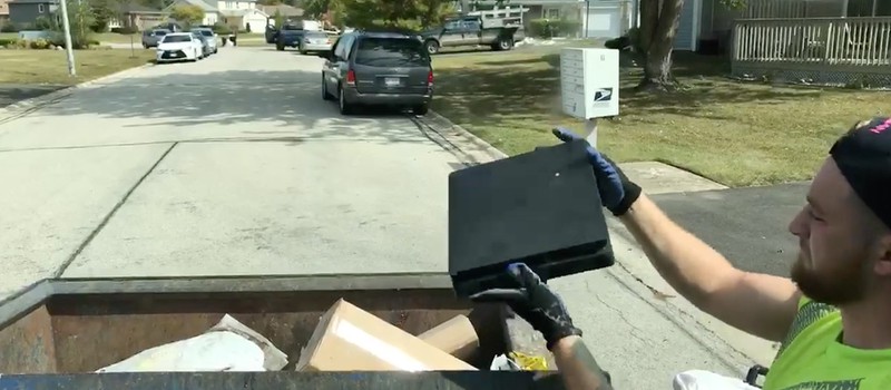 Стример-мусорщик нашел рабочую PS4 в мусорке