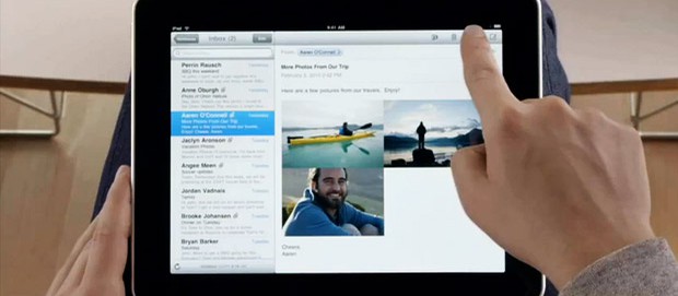 Трейлер iPad - ноги в комплекте