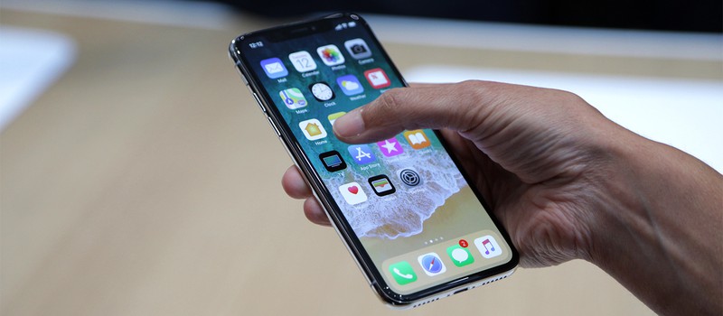 Экран iPhone X не подходит для российских морозов
