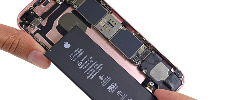 Apple снизила цену замены батареи старых iPhone в свете скандала с замедлением девайсов
