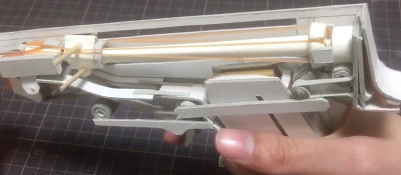 Японец собрал бумажный пистолет с деревянными пулями