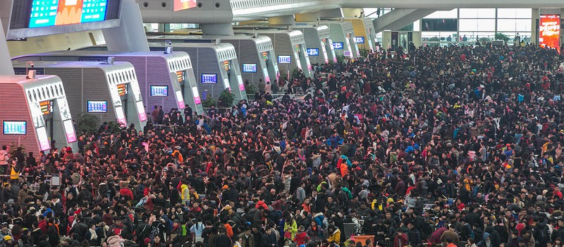 Китай запретит людям с низким "социальным кредитом" путешествовать