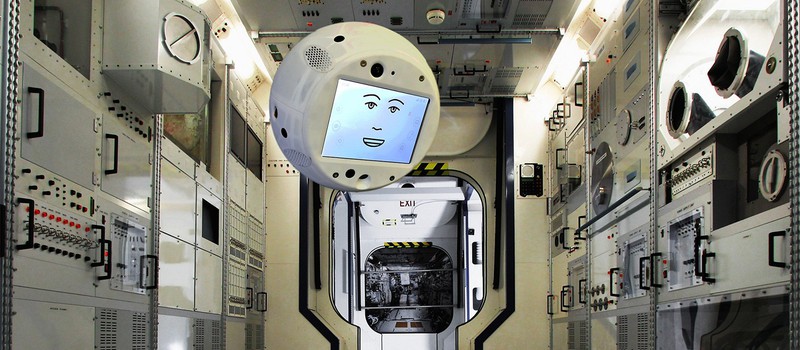 Блог: Летающий робот Cimon появился на борту космической станции