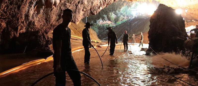Илон Маск создает мини-субмарину для спасения детей из пещеры в Таиланде
