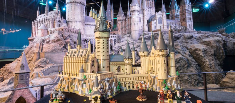 LEGO представила замок Хогвартс из 6000 элементов