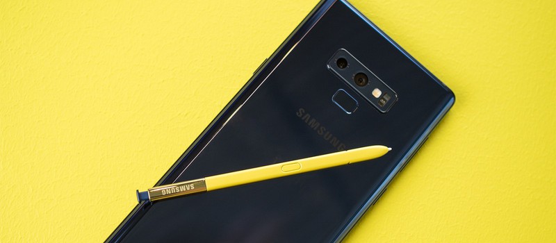 Складной смартфон Samsung могут анонсировать в ноябре
