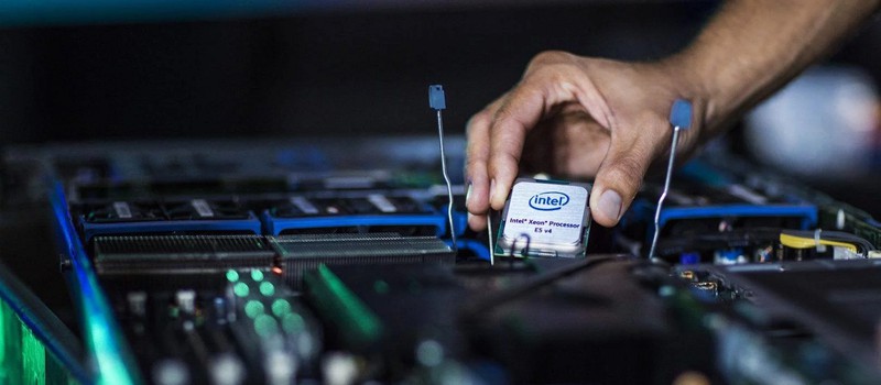 Слух: Дефицит процессоров Intel мог быть вызван компанией Apple