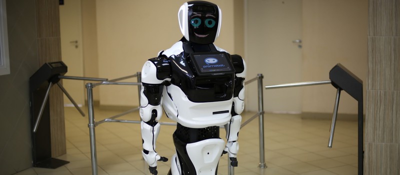 CES 2019: Беспилотная Tesla сбила автономного робота