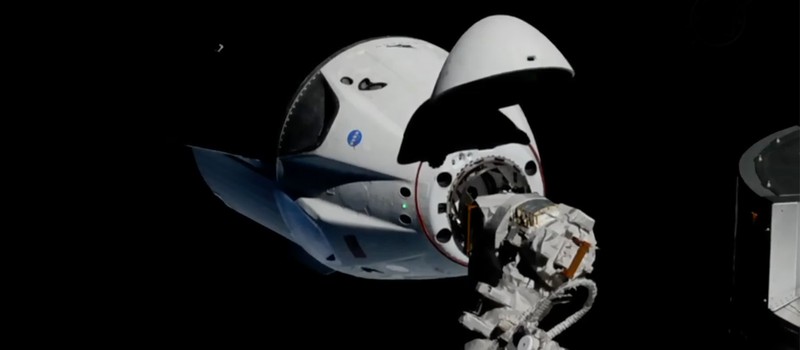 Стыковка капсулы Crew Dragon с МКС на видео
