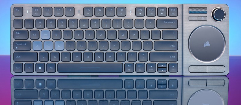 Corsair представила клавиатуру с тачпадом, роликом и джойстиком