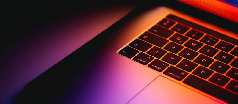 Apple вновь извиняется за проблемы с клавиатурами MacBook