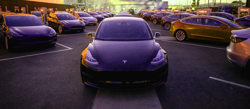 Tesla планирует запустить беспилотное такси в 2020 году