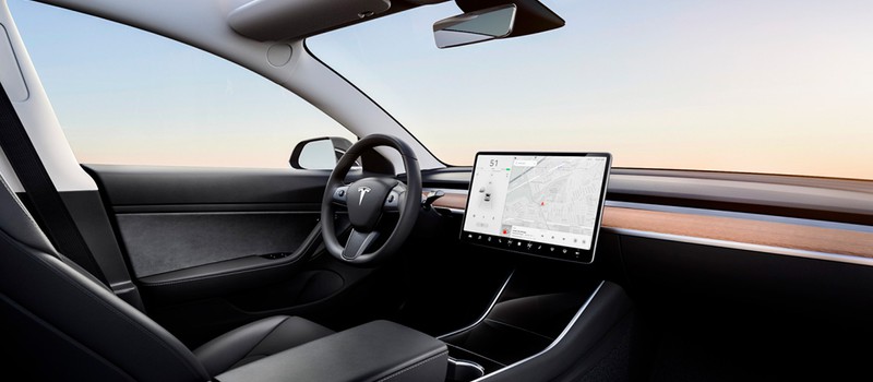 Tesla добавит Netflix и YouTube в свои автомобили