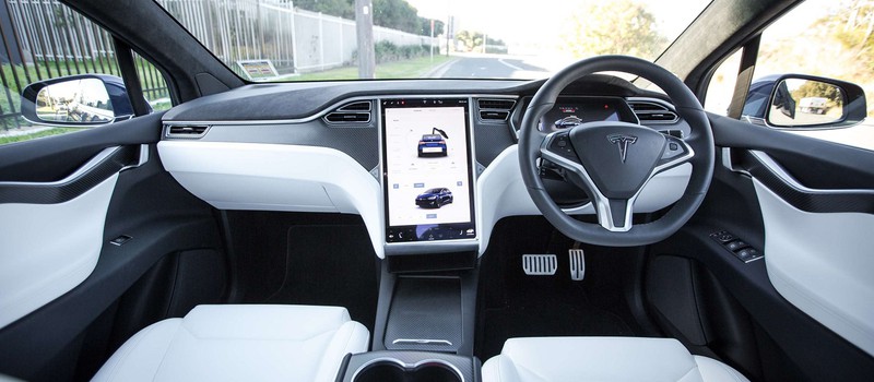 Владельцы электрокаров Tesla смогут настраивать звуки клаксона и  электродвигателей