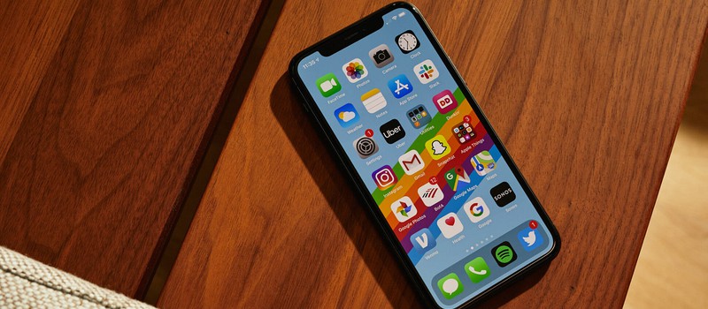 Владельцы iPhone 11:  Царапины на дисплее из ниоткуда, что за дела Apple?