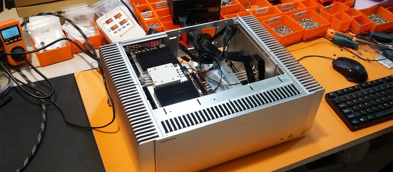 TureMetal собрала PC с 32-ядерным процессором EPYC и RTX 2070 — без единого кулера