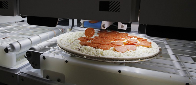 Этот робот может делать 300 пицц в час