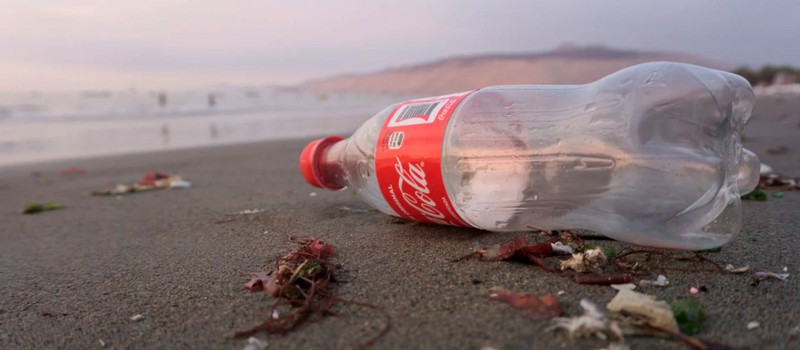 Бизнес не будет бизнесом — Coca-Cola не планирует отказываться от пластиковых бутылок