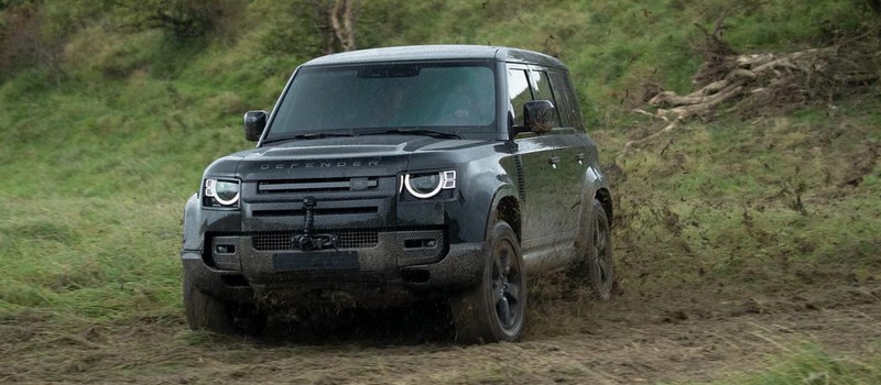 Погоня из "Не время умирать" в рекламе внедорожника Land Rover Defender