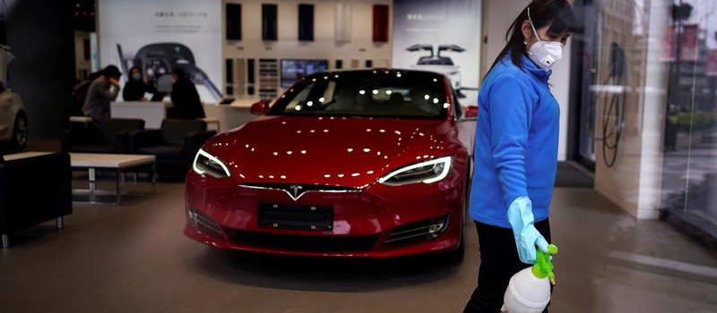 Коронавирус: Tesla снизит численность рабочих мест на 75% после распоряжения властей