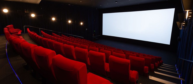 Российские киносети приняли решение закрыть часть кинотеатров