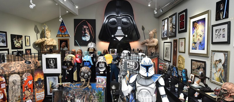 Самая большая коллекция Star Wars: от Коррелианского корвета до костюма Дарта Вейдера