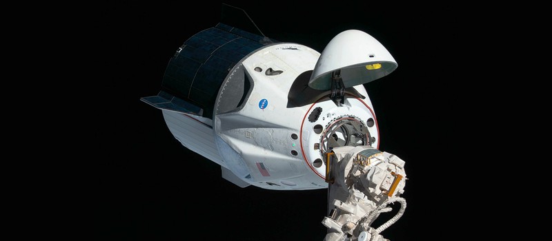 Капсула SpaceX Crew Dragon успешно состыковалась с МКС, астронавты NASA уже на борту