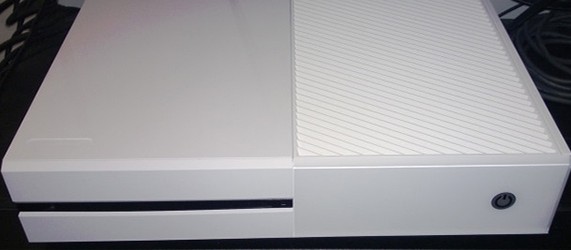 Альбинос Xbox One замечен в природе