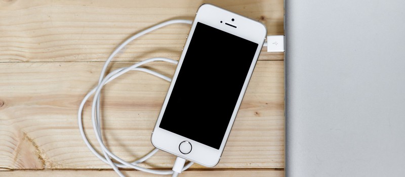 Apple интересуется у владельцев iPhone, что они делают со старыми зарядками