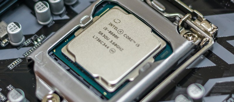 На Intel могут подать коллективный иск за задержки 7-нм процессоров