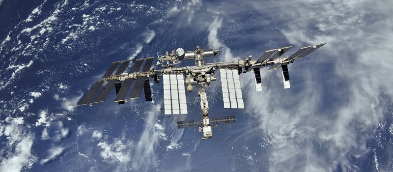 Весь экипаж МКС укрылся в российской части станции из-за утечки воздуха