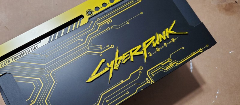 Фанат стилизовал Xbox Series X под Cyberpunk 2077, используя лазерную резку металла и гравировку