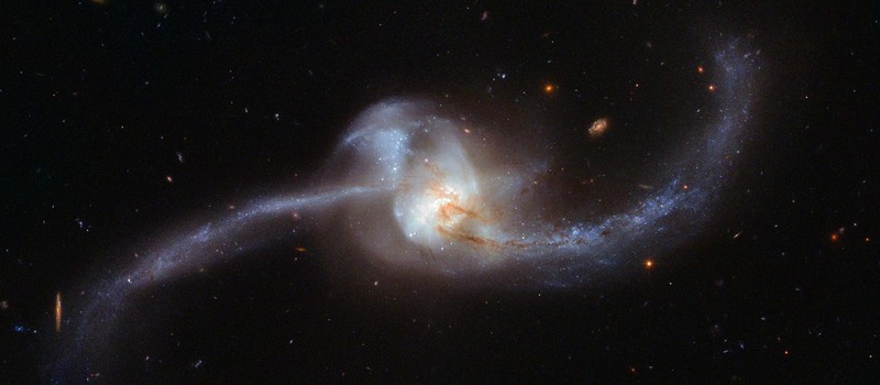 "Хаббл" сделал снимки шести сливающихся галактик