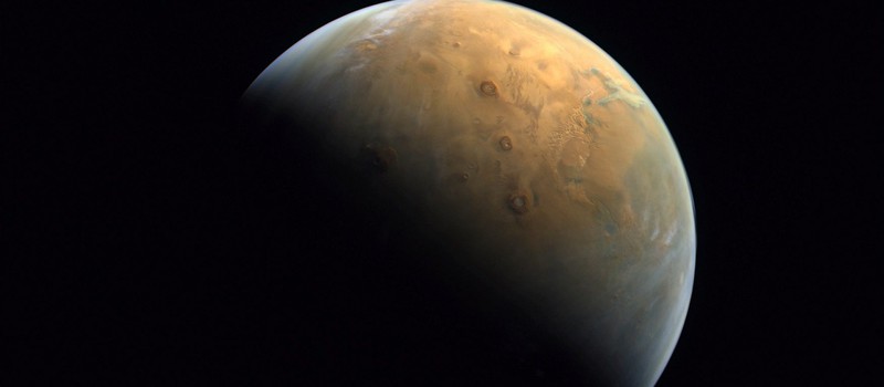 Арабский спутник "Надежда" сделал свое первое фото Марса