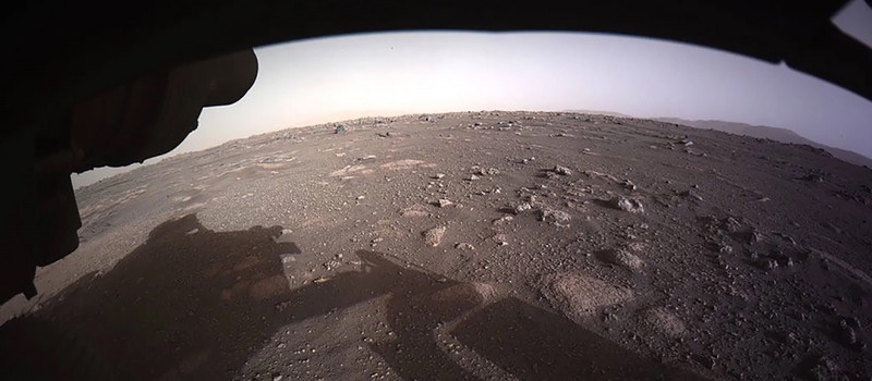 NASA показала цветные фото с Марса