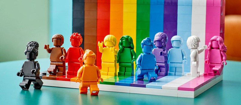 LEGO выпустит первый ЛГБТ-сет с монохромными фигурками