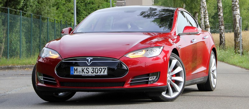 Tesla признали виновной в снижении емкости аккумулятора в старых электромобилях