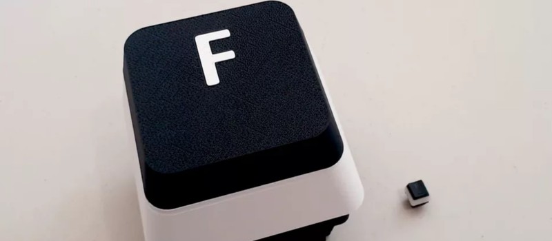 Реддитор создал большую кнопку F, чтобы отдавать честь с ещё большим уважением